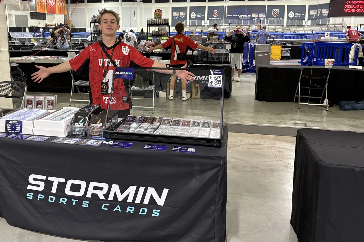 Stormin table at a card show